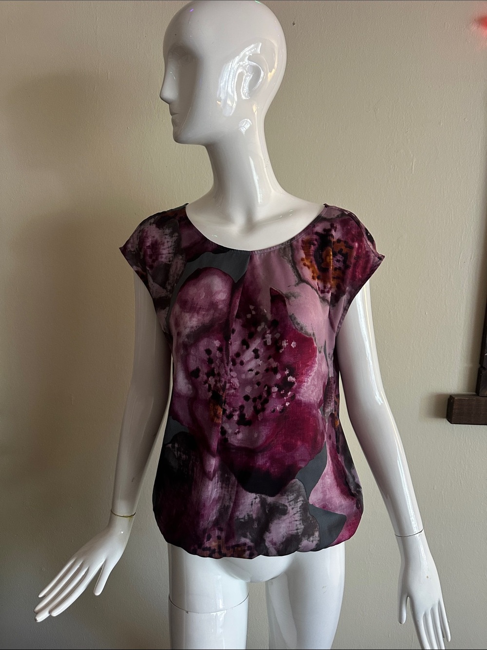 Mexx Floral Cap-Sleeve Blouse in Plum and Gray